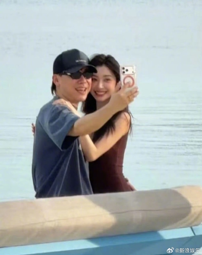 【小红书】胡彦斌易梦玲这俩人咋好上的? 宝子们速来吃大瓜！